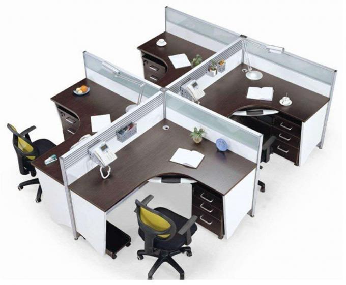 Cusomized Wooden Material 4 Seats Office Desk Cubicle Multi Color