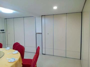 Sound Proofing Sliding Movable Acoustic Room Dividers Melamine Surface 85 mm Type