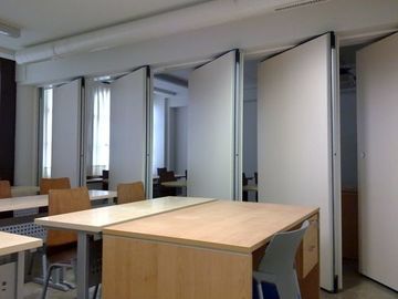 Melamine Finish Folding Classroom Office Partition Walls With Movable Aluminium Track