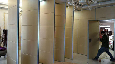 Decorative Soundproof Classroom Wall Partitions With Sliding Door Melamine Surface