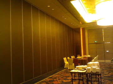 Aluminium Frame Restaurant Movable Partition Walls , Multi Color Soundproof Sliding Room Dividers