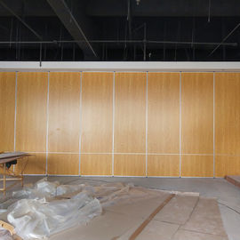 Melamine Finish 100  mm Ultrahigh Movable Soundproof Folding Partitions Walls For TV Station