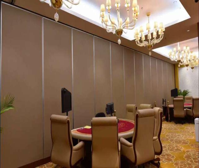 Customized Foldable Movable Hanging Partition Walls 6 Meters Height