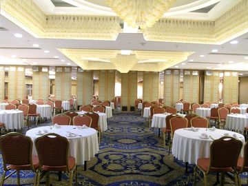 Banquet Hall  Mobile Sliding Soundproof Collapsible Wall Partitioning With Folding Door