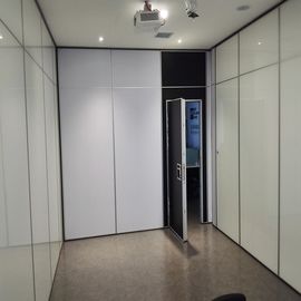 Aluminum Frame Interior Wood Acoustic Folding Partitions 13000 mm Height