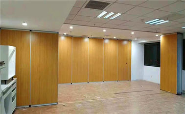 Hotel Acoustic Folding Partition Wall Divide Space Top Hanging System / Soundproof Room Dividers