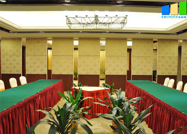 Stylish Funtional Movable Partition Wall For Forum Hall Customized Surface Finish