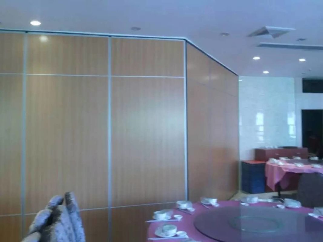 Melamine Surface Operable Sliding Doors / Folding Room Dividers for Hotel