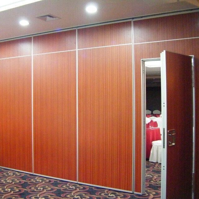 Wooden Soundproof Folding Office Partition Walls Singapore / Movable Partition Wall Systems