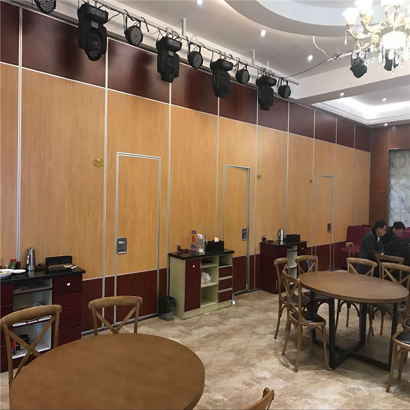 Ballroom Folding Partition Wall System Acoustic Wooden Movable Partitions for Hotel