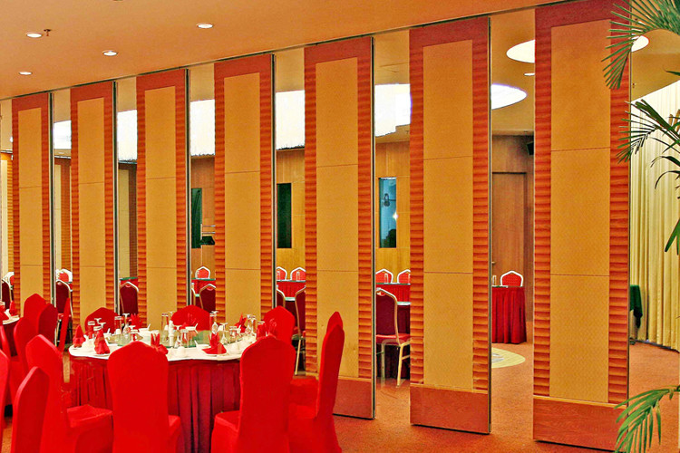 Restaurant Movable Wooden Soundproof Folding Sliding Partition Walls